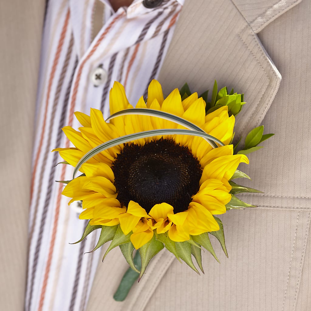 Free Spirit Boutonniere – Bush Flower Shop, North Augusta SC