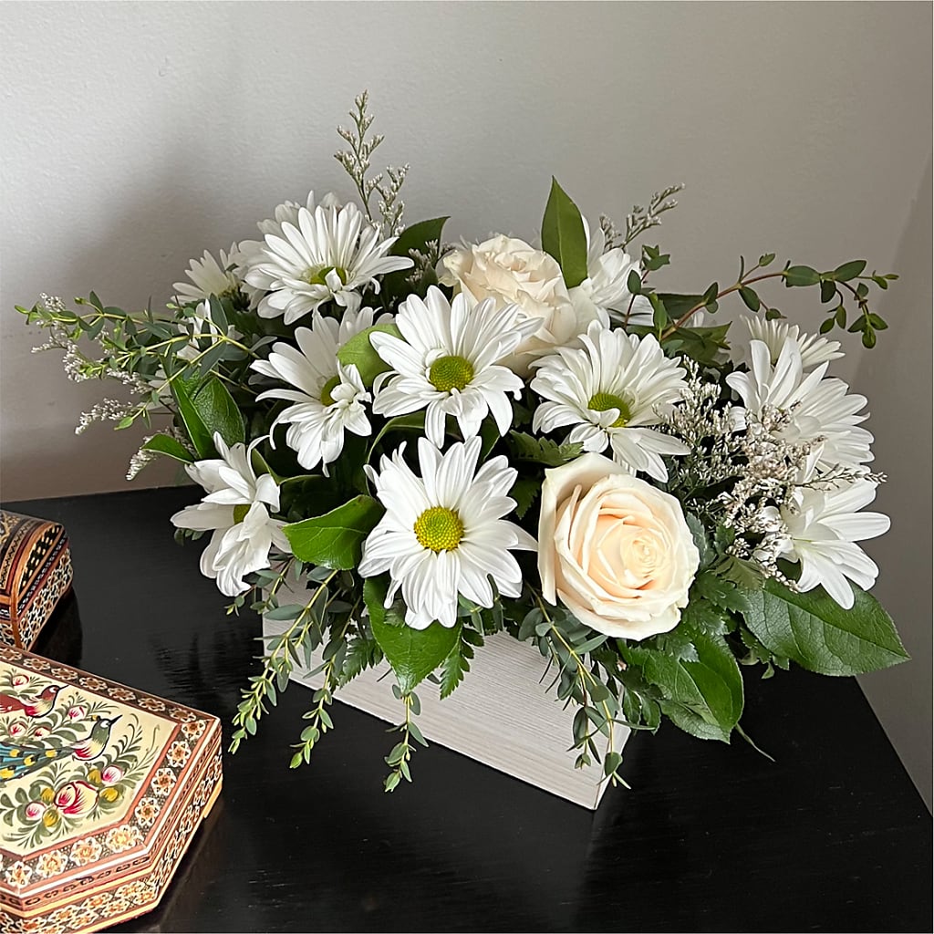 Fresh Linen Box Bouquet –  Bush Flower Shop, North Augusta SC